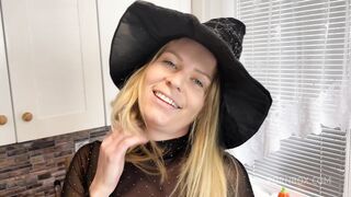 halloween special - fuck broom in pussy and ass,chocolate pudding,pissing,anal creampie