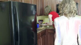 trans roommates cassie cummings and kelly lovely kitchen sex