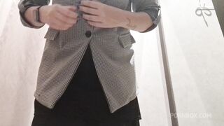 italian stepmother shows her ass in a clothes shop 4k