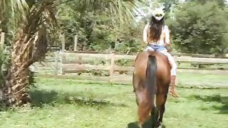 daphne rosen knows how to ride!