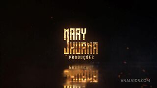 bbw se exibindo fumando e se exibindo na cozinha - mary jhuana