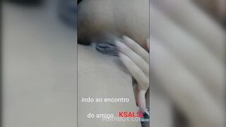 novinha hotwife gozando com amigo