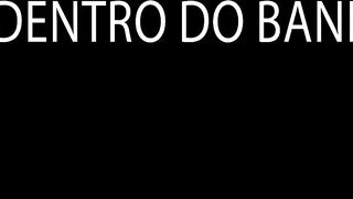 sexo dentro do banheiro