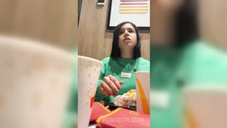 hermosa novia con mucha hambre de sexo y dinero