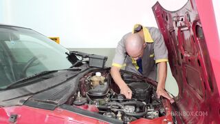 hot shemale luana alves trades ass fucking and cum with a car mechanic dt667