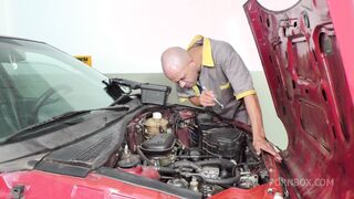 hot shemale luana alves trades ass fucking and cum with a car mechanic dt667