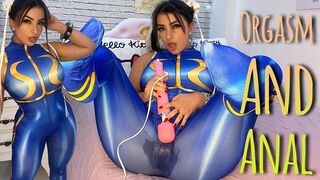 chun li cosplay big ass latina playing with her hitachi vibrator until reaches the orgasm and squirt in her panties pussy fucking