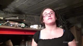 hollyboule - florence a bbw does a gang bang with amateurs in a cellar