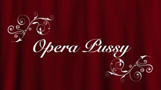 Opera Pussy Sings, Evita