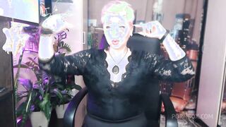 loud moaning solo orgasm of sexy mature bbw bitch...