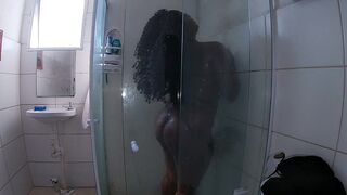 preta gordinha sendo comida no banheiro pelo baiano pirocudo