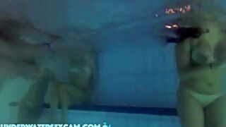 These Teen Girls Are Naked In The Sauna Pool For The First Time