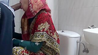 A Horny Turkish Muslim Wife Meets With A Black Immigrant In Public Toilet 5 Min