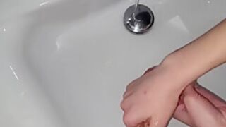 Stepdaughter Washed My Dick With Soap Before Insemination