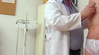 Mature Gyno- Pervert Gyno Doctor Operates A Cam In His Surgery To Record Patient