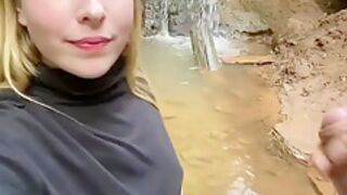 Girlfriend Gets A Facial In The Woods