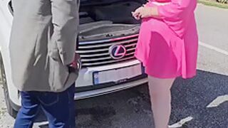 Mobile Mechanic Stop To Give Assistance With Car But He Ended Up Filling My Pussy With His Cum