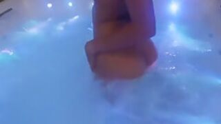 Thai Amateur teen 18+ Girlfriend Horny Sex In A Jacuzzi