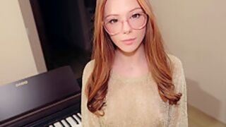 Girl Pianist In Torn Tights Plays The Theme From Interstellar