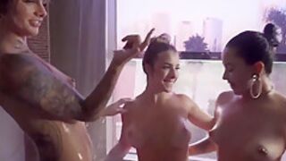 Dh 68 - Me And My Friends Playing In The Shower - 1080p