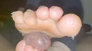 Ending 2019 With A Footjob Or 2