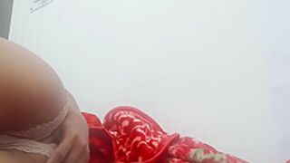 Indian Solo Bhabi Masturbating