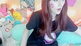Sexy Brunette Wearing Stockings Masturbates Webcam