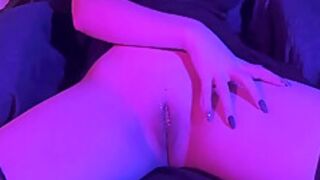 Sexy Girl Masturbates Her Narrow Wet Pussy While Is Home 6 Min