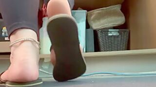 Yoga Teachers Dick Stiffening Candid Wrinkled Soles!