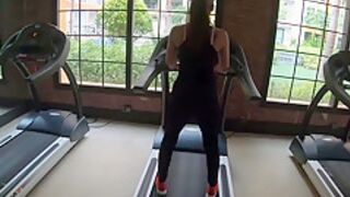 Big Butt Amateur Asian Girlfriend Sex In The Room After Being In The Gym