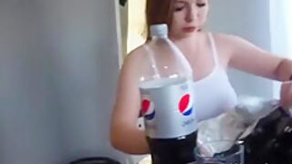 Kisankanna - She Eats My Dick Like A Burger! Blowjob In Gloves! Sperm With The Burger