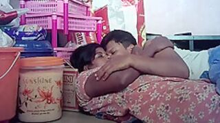 Indian Hot Wife Kissing Ass Bb