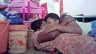 Indian Hot Wife Kissing Ass Bb