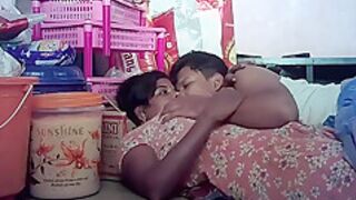 Indian Hot Wife Kissing Ass Bb