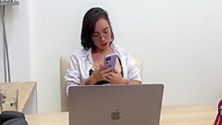 My Girlfriend Sends Me Naked Photos And I Decide To Masturbate In The Office