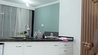 A Preta So De Lanjerye Na Cozinha Estigando Novinho Brinquedo 6 Min