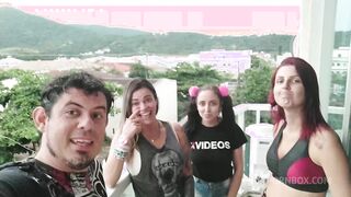 aquela festa com a amigas e o marido.