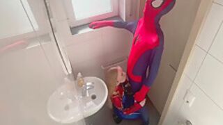 Spider Man - Ao Carnival Slut! Creampie Quickie With A Thrill