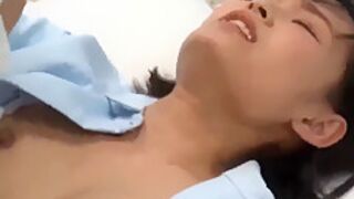 240807かわいい看護婦が悩みを解決605