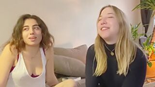 Kara X Und Zoe B - Lesbisches Date Mit Muschi Lecken Und Mehr