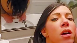 Perfect Milf Records Herself Getting Fucked Hard In The Bathroom, Real Orgasms Until She Squirts