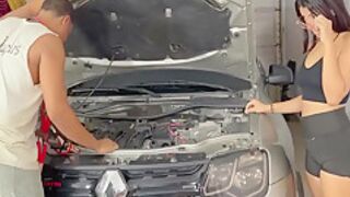 Latina Girl Gets Fucked With Her Mechanics Huge Cock In Exchange For Fixing Her Car