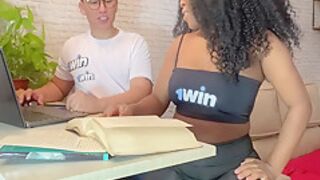 Bruna Black And Richards Oliver - Garoto Nerd Fode Sua Colega Enquanto Estudava Para A Prova. 11 M