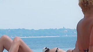 Nudist Babe Is Trying To Get Some Fun On The Beach